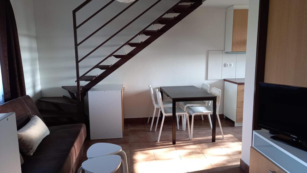 Apartmany Vinarstvi Klucov Lstibor Ngoại thất bức ảnh