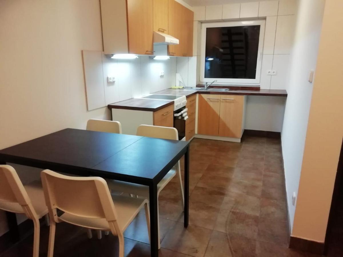 Apartmany Vinarstvi Klucov Lstibor Ngoại thất bức ảnh
