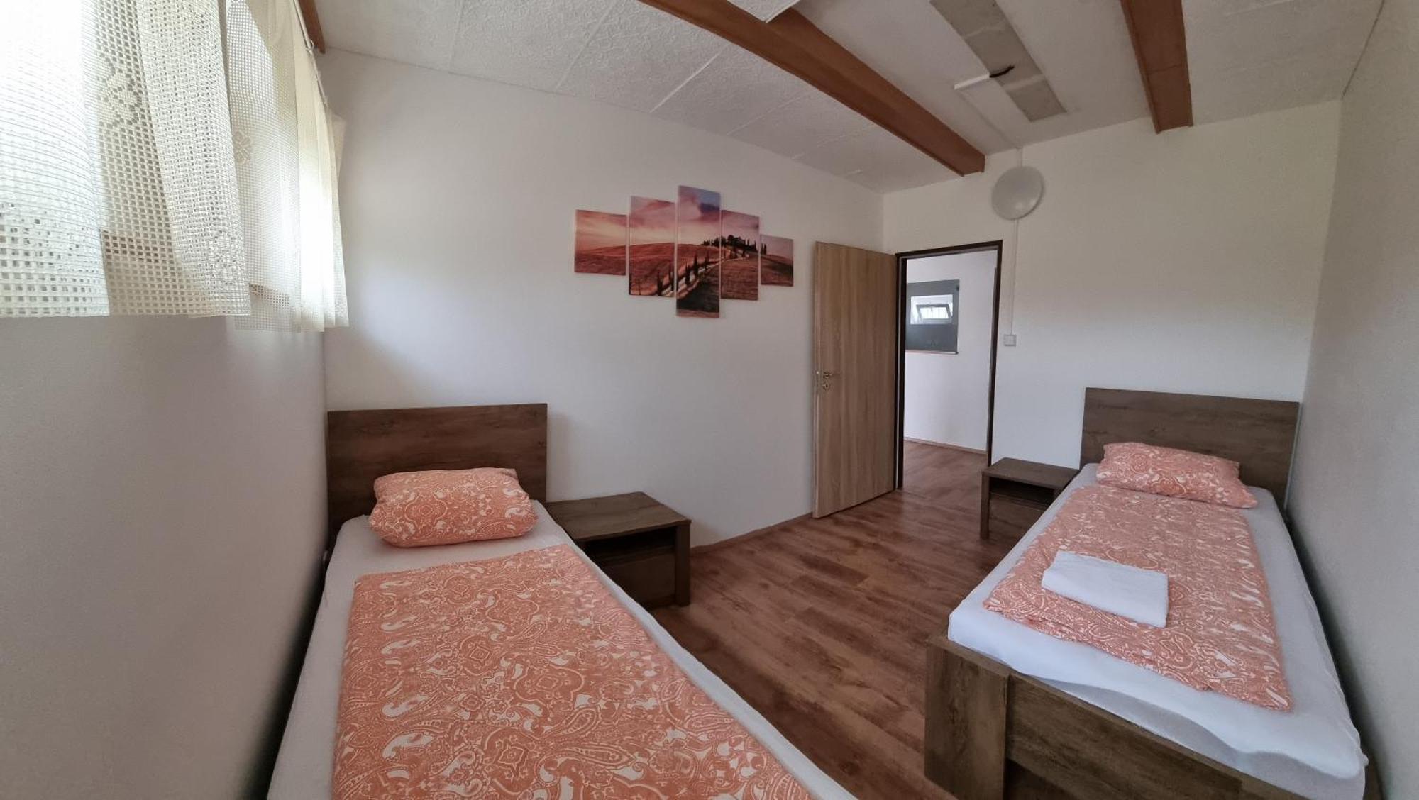 Apartmany Vinarstvi Klucov Lstibor Ngoại thất bức ảnh